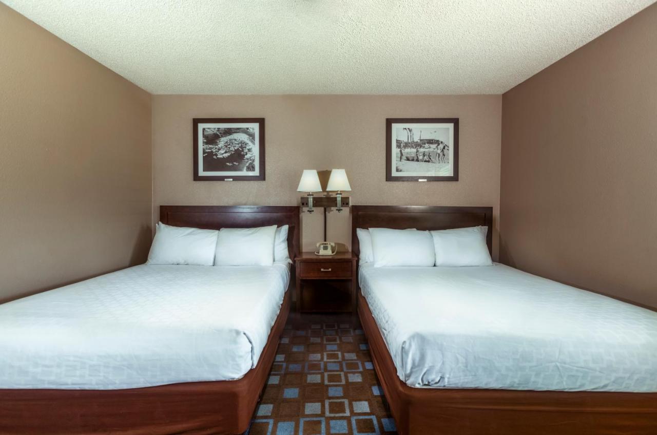 The Nautical Beachfront Resort Lake Havasu City Exterior photo