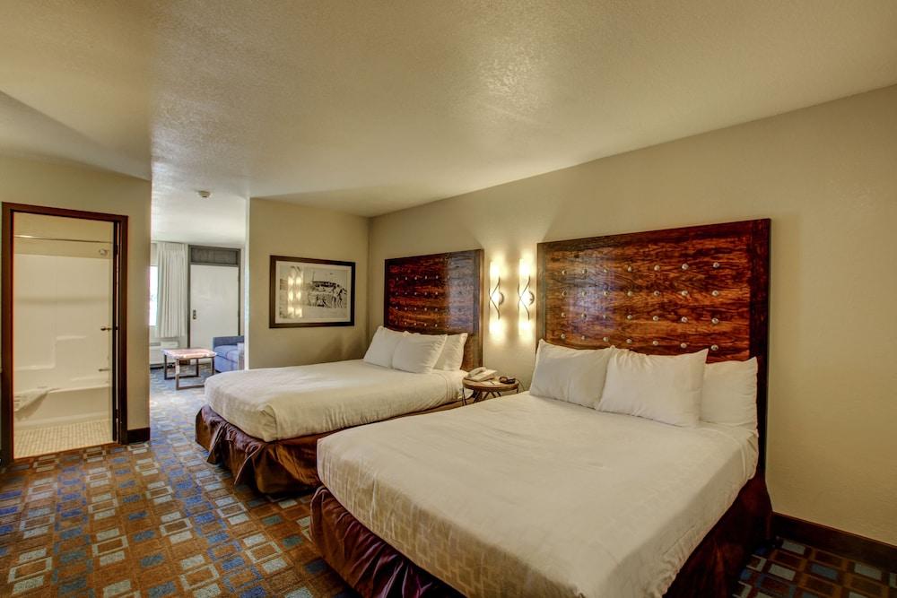 The Nautical Beachfront Resort Lake Havasu City Exterior photo