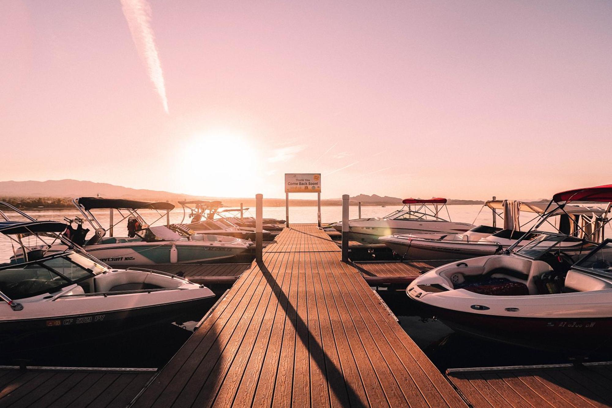 The Nautical Beachfront Resort Lake Havasu City Exterior photo
