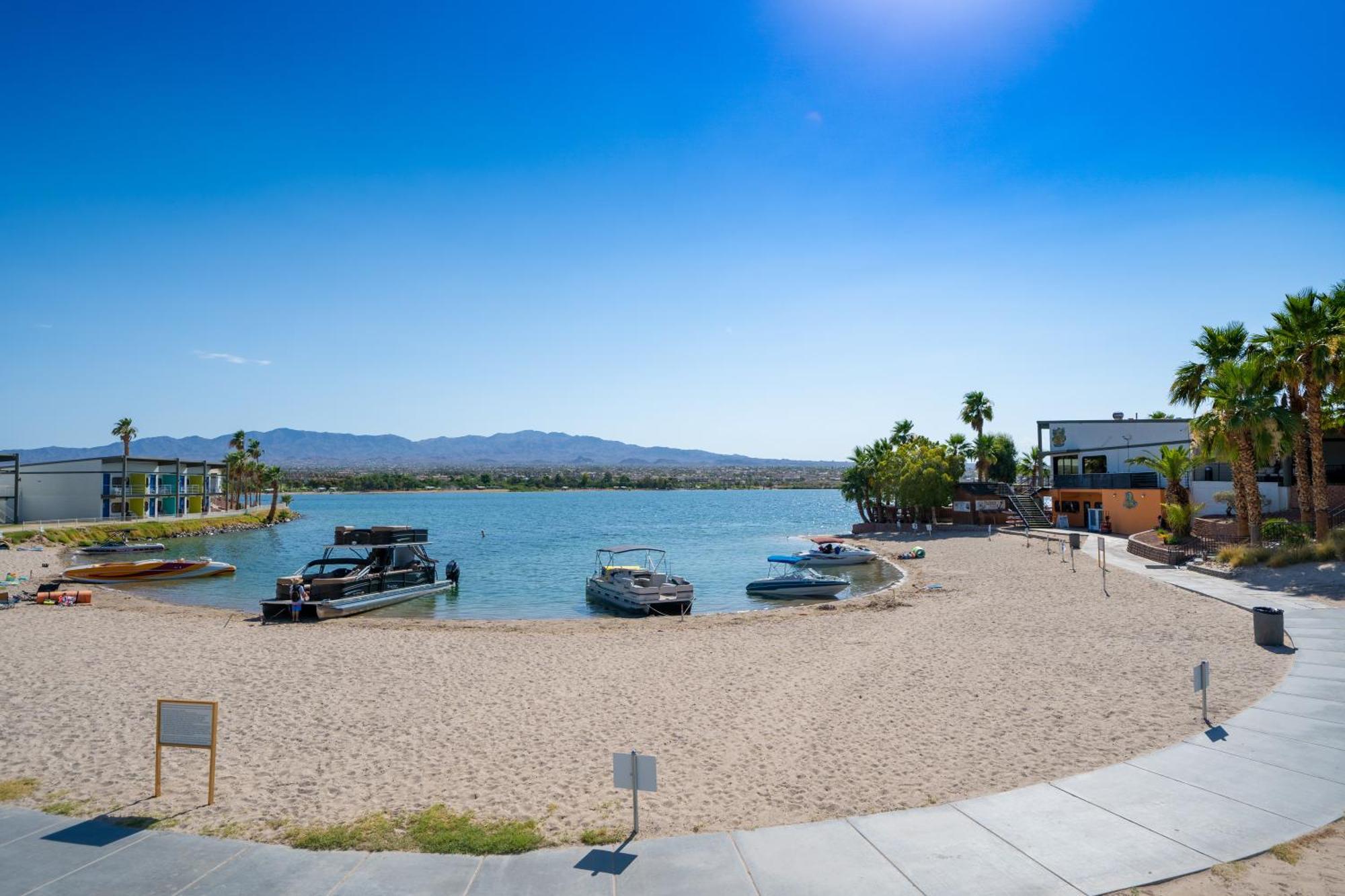 The Nautical Beachfront Resort Lake Havasu City Exterior photo