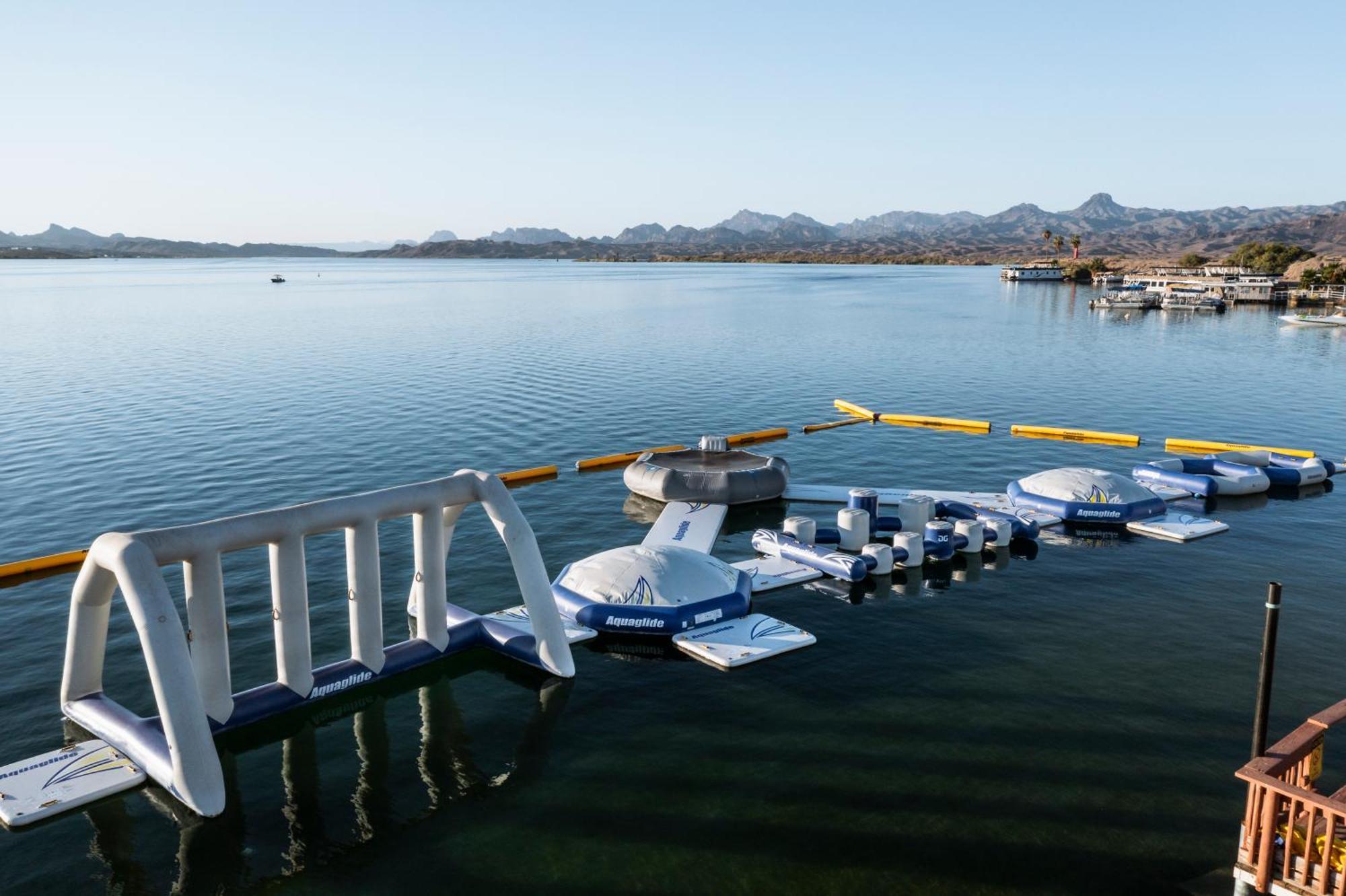 The Nautical Beachfront Resort Lake Havasu City Exterior photo